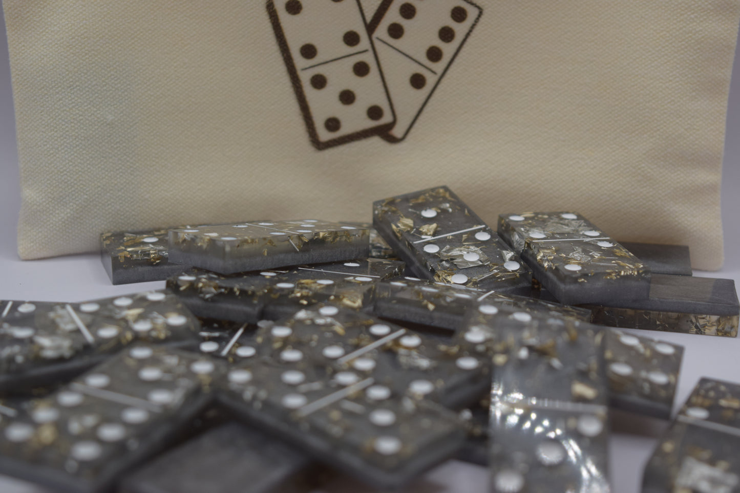 Dominos